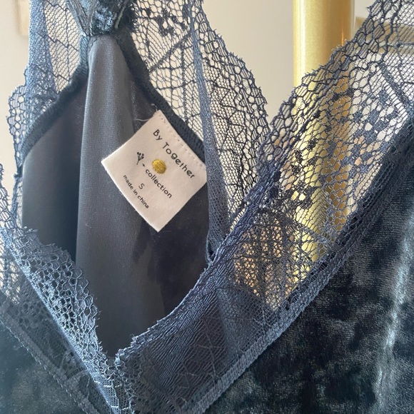 Crushed Velvet-like Tank with Lace Trim, blue-grey, small - Picture 4 of 7